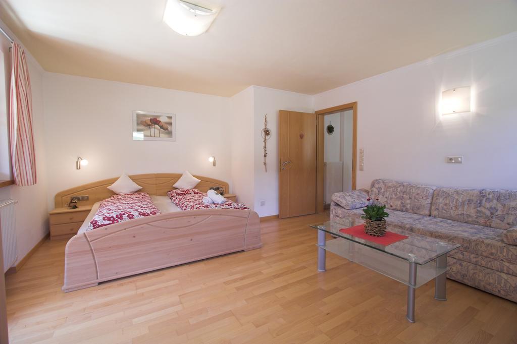 Apartments Dilln Guetl Tires Quarto foto